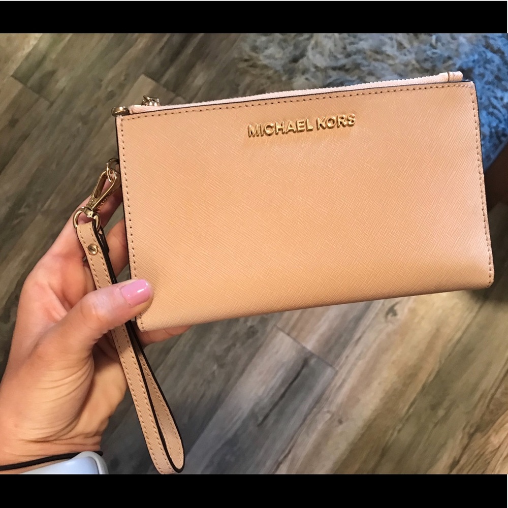 Michael Kors wristlet, LIKE NEW!